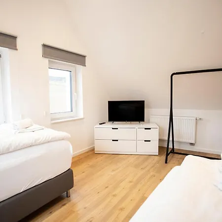 Q-Stall Apartments, Apartment Q6 شقة بريلون
