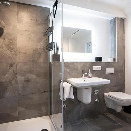 Q-Stall Apartments, Apartment Q6 *